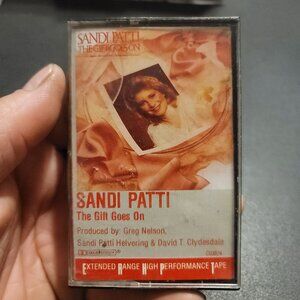 Sandi Patti The Gift Goes On (Cassette Tape)